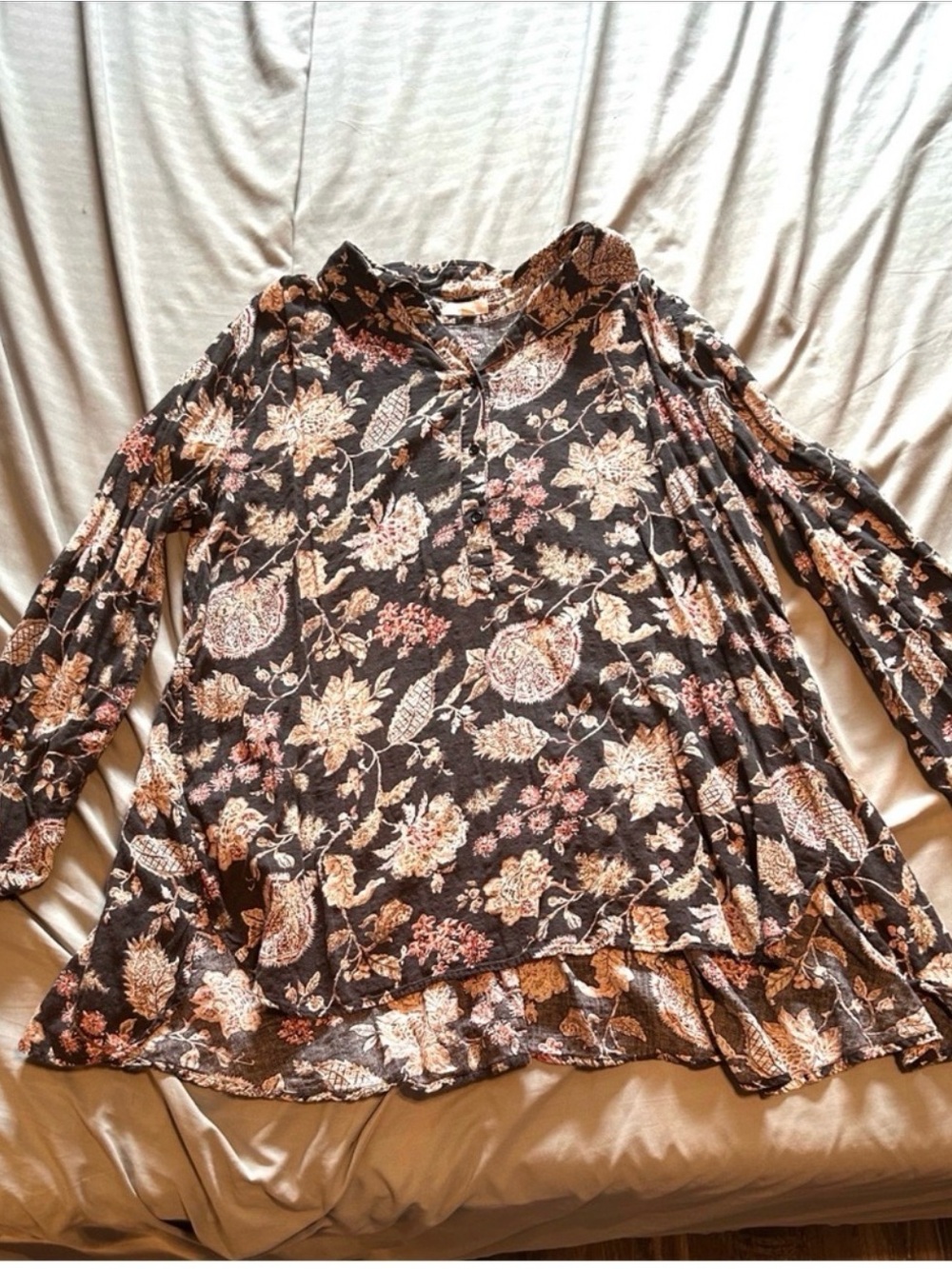 easel Black Floral Long-Sleeve Tunic with Pink and Cream Accents